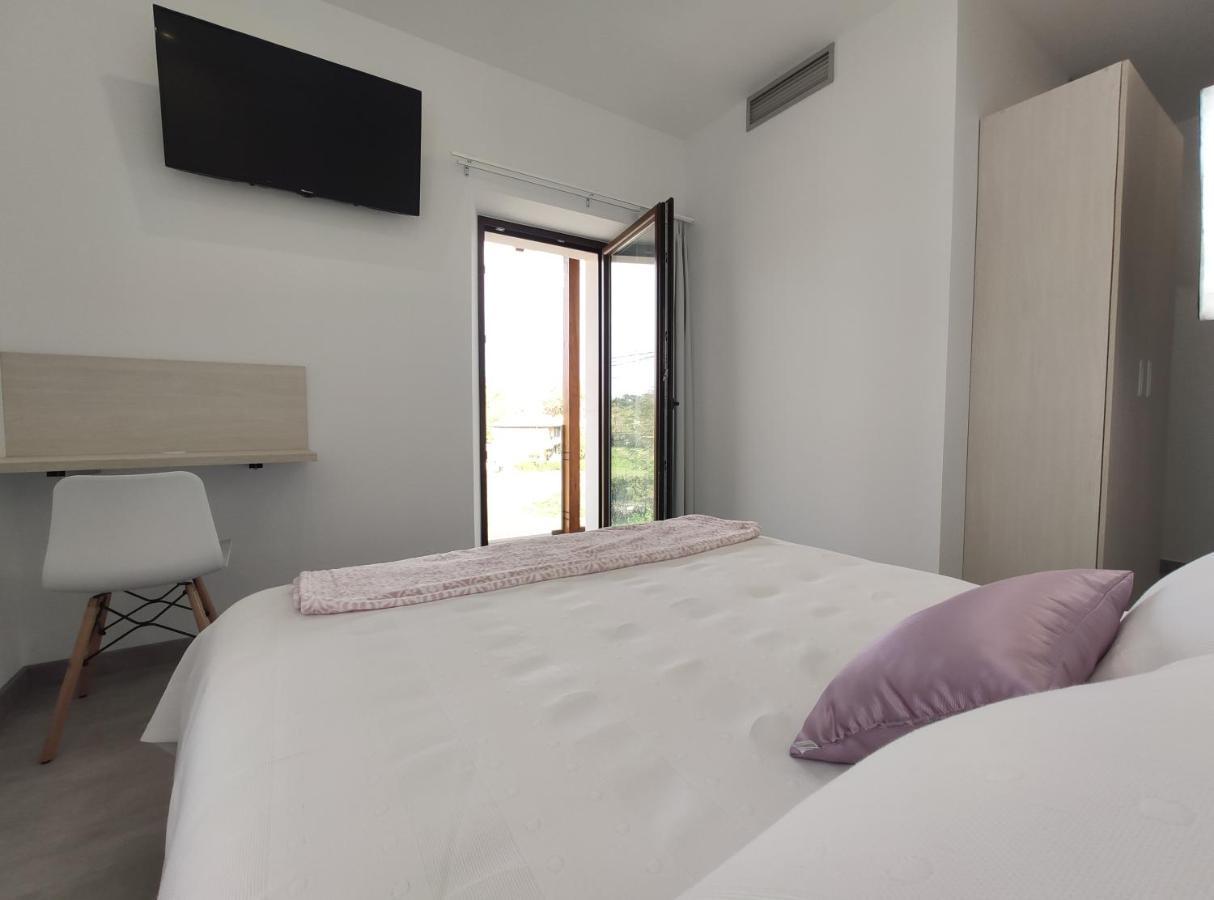 Hostal Oleo Auto Check-In Σανταντέρ Εξωτερικό φωτογραφία