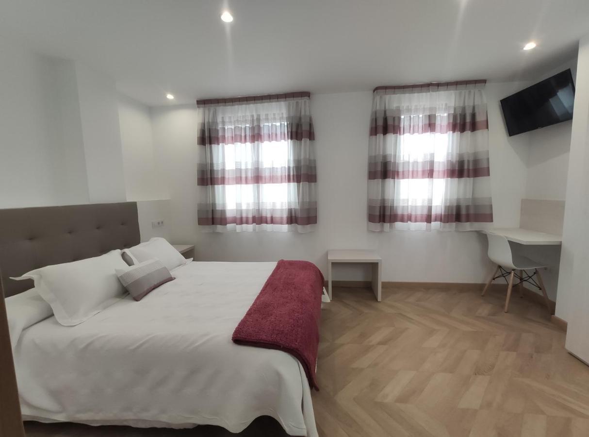 Hostal Oleo Auto Check-In Σανταντέρ Εξωτερικό φωτογραφία